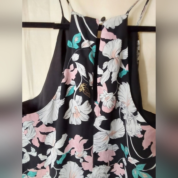 Everly Dress, Juliette Floral Foil Shift Sleeveless Dress, Size Medium - Picture 10 of 11